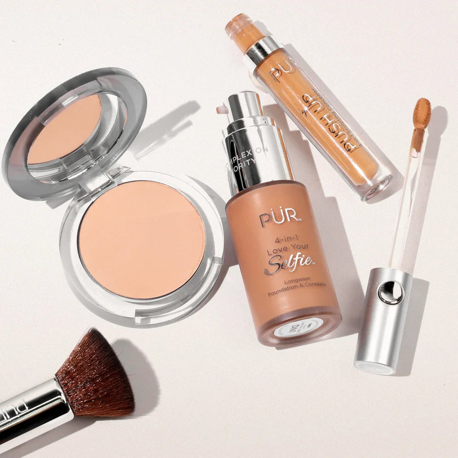 PUR/ Corrector esculpidor 4 en 1 con ingredientes para el cuidado de la piel. COLOR: MN3