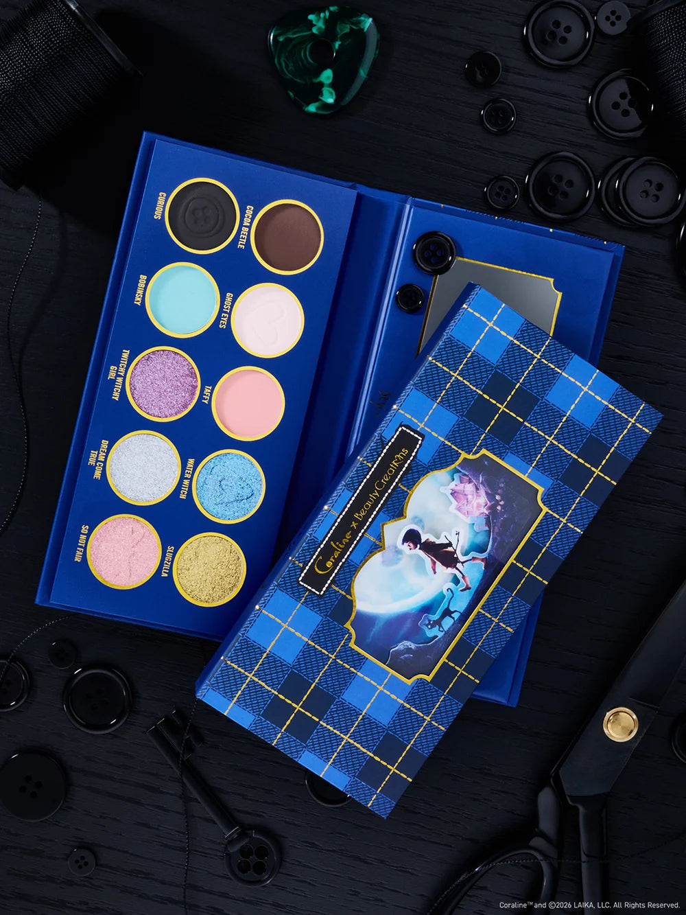 Beauty creations/ Paleta de 10 Colores Coraline Beyond The Door Beauty Creations