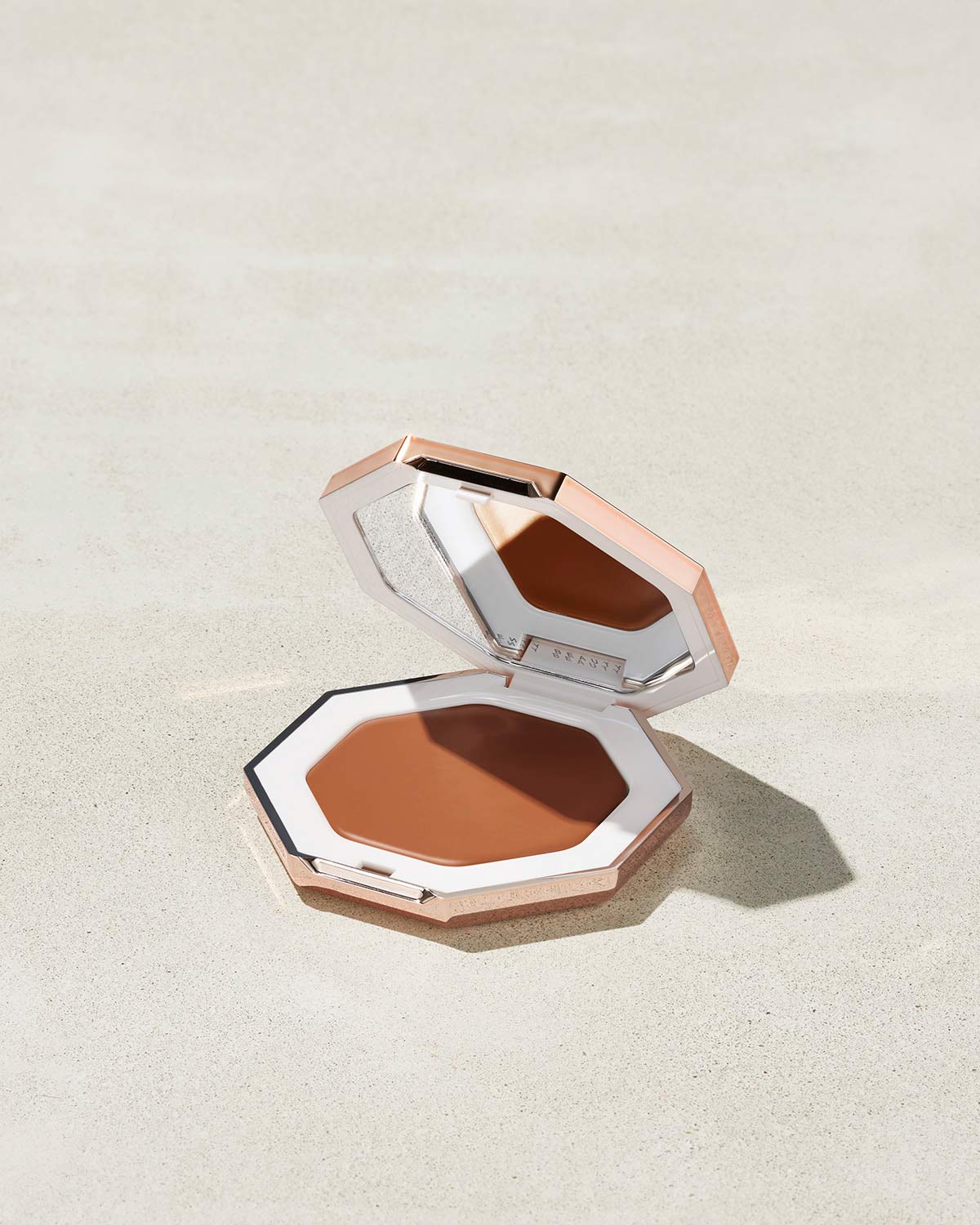 FENTY BEAUTY Cheeks Out Freestyle Cream Bronzer - TONO: HUNNIE GLAZE