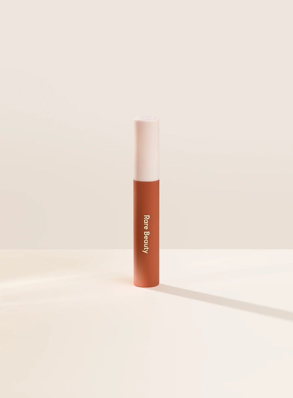 RARE BEAUTY labial Lip Soufflé Matte Lip Cream COLOR: BRAVE
